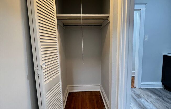 Studio, 1 bath, $1,095, Unit 4