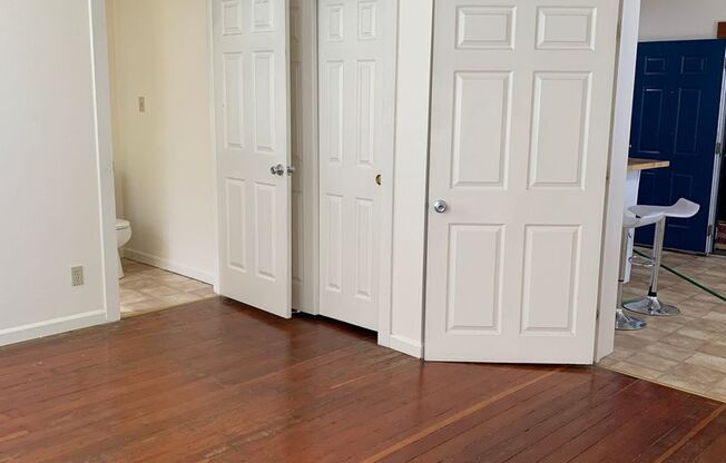 1 bed, 1 bath, $1,125, Unit 6