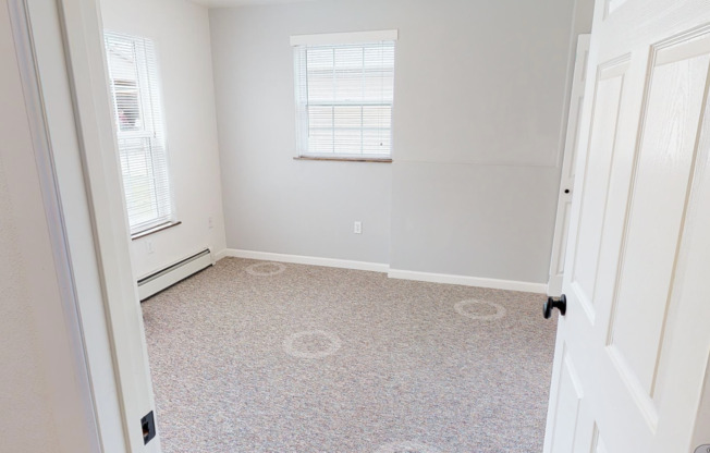 2 beds, 1 bath, 840 sqft, $1,525