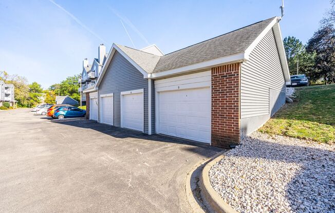 2 beds, 1 bath, 900 sqft, $1,399, Unit 1510 - 207