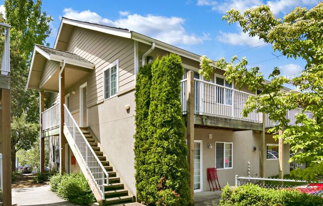 2 beds, 1 bath, 800 sqft, $1,750, Unit 102-2604 South Campus Place