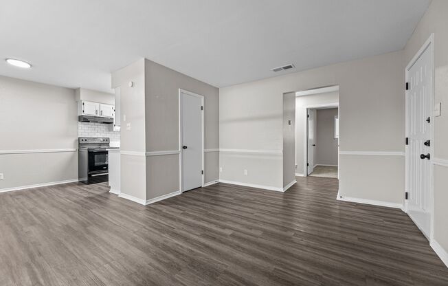 2 beds, 1 bath, $1,275, Unit 132