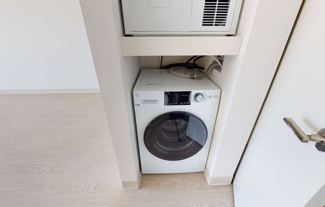 Studio, 1 bath, 365 sqft, $2,645, Unit 363 6th St, Unit 412