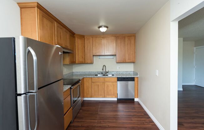 2 beds, 1 bath, 800 sqft, $1,595, Unit Unit 6