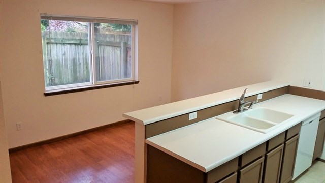 3 Bedroom Silverdale Townhome - NK School District!