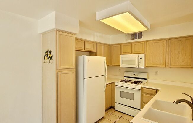 3058 Casey Dr #202  - 2 bedrooms , 2 bathrooms, 987 SQFT