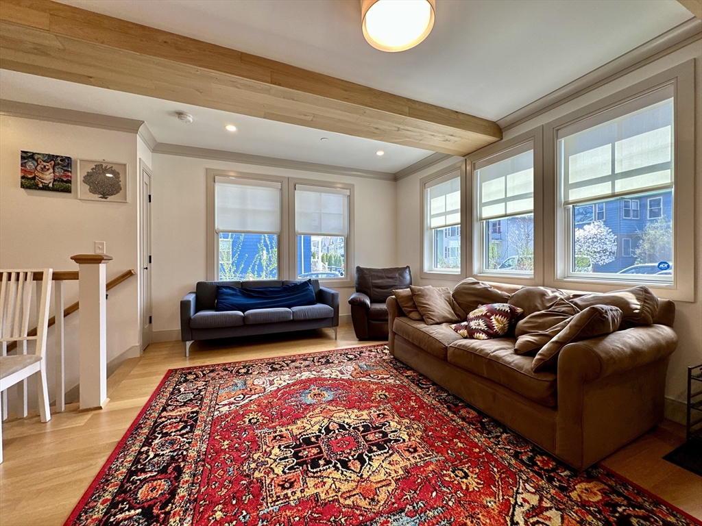 95 W WALNUT PARK