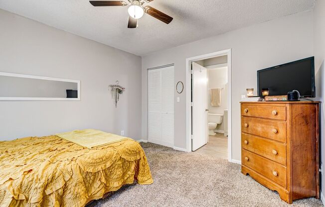 2 beds, 2 baths, 1,000 sqft, $1,050, Unit C21