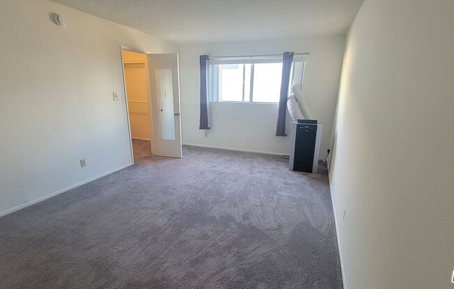 2 beds, 1.3 baths, 885 sqft, $2,350, Unit 215