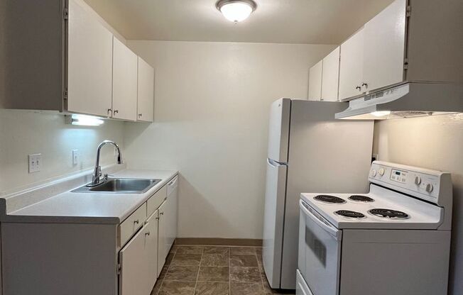 2 beds, 2 baths, 780 sqft, $1,255, Unit 29