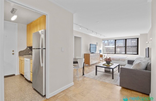 4 beds, 4 baths, 2,200 sqft, $12,000, Unit 1009