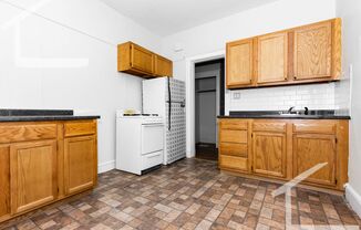 Nicely updated 1 bed in a prime location near the Green Line in Brighton.
