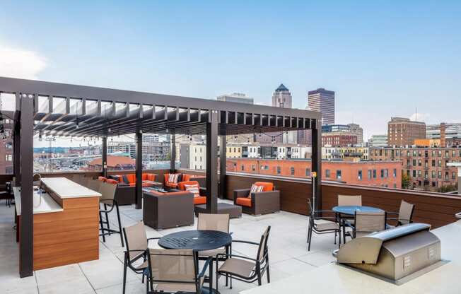 Rooftop Skydeck with Downtown View at Confluence on 3rd Apartments in Des Moines in Downtown Des Moines