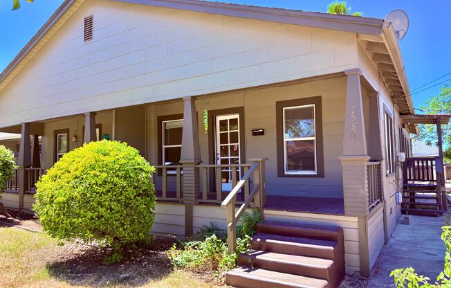 Charming 2-bedroom, 1-bathroom Duplex Located in a Prime Oroville Neighborhood