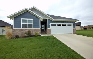 Gorgeous 3 bedroom in Nixa!