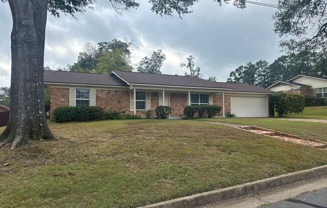 2213 Suanne ~ Spacious & Convenient