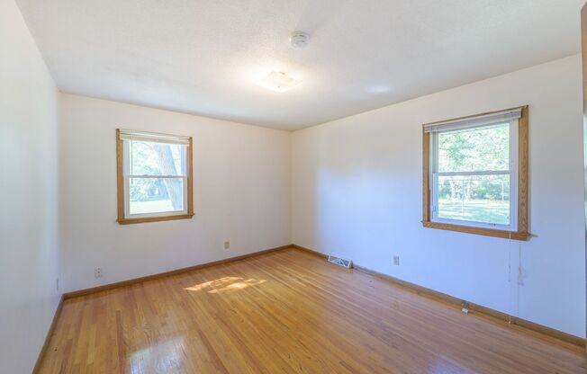 2 beds, 1 bath, $1,800