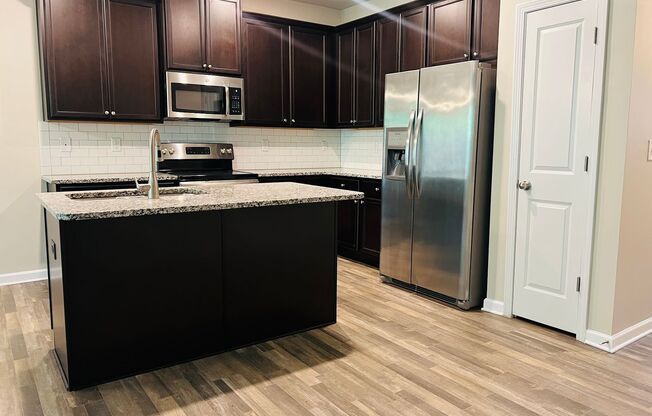Beautiful 3 bedroom, 2.5 bathroom townhome in Atlanta! Must see!