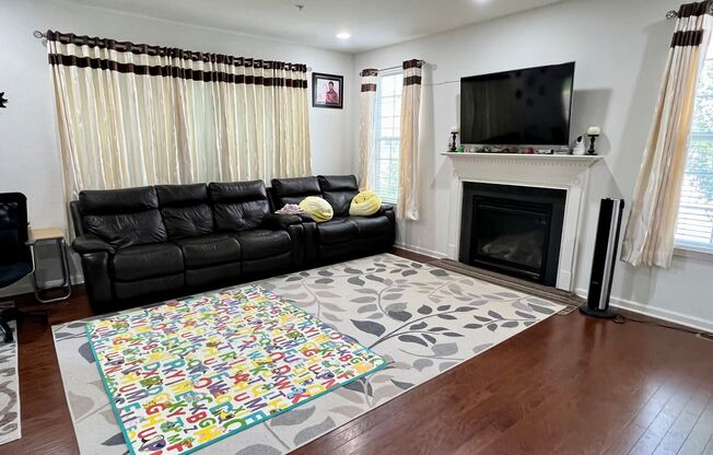 Beautiful 3-Bedroom End Townhouse in Royersford! Available mid-June!