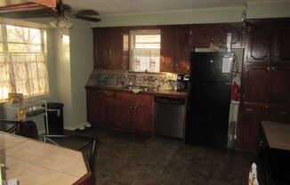 3 beds, 2 baths, $1,595