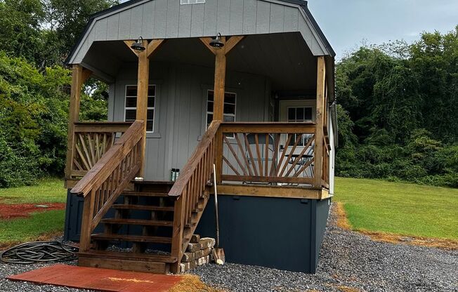 Adorable tiny house for rent in Blount County