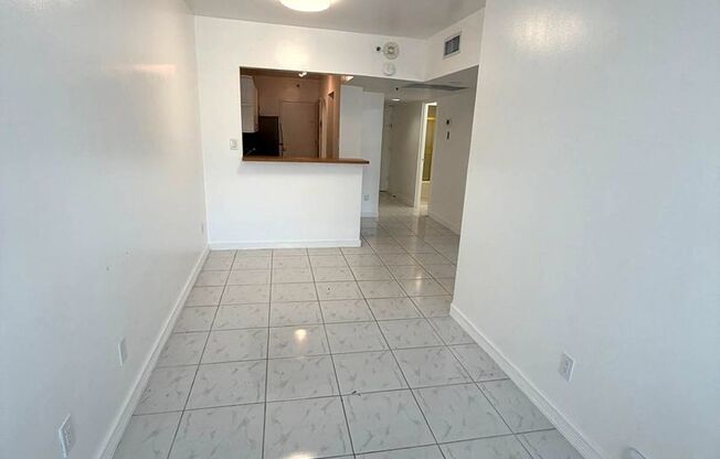 1 bed, 1 bath, $2,400, Unit Unit 1027