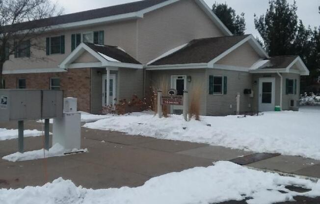 3 beds, 1 bath, 1,036 sqft, $1,095, Unit 2936