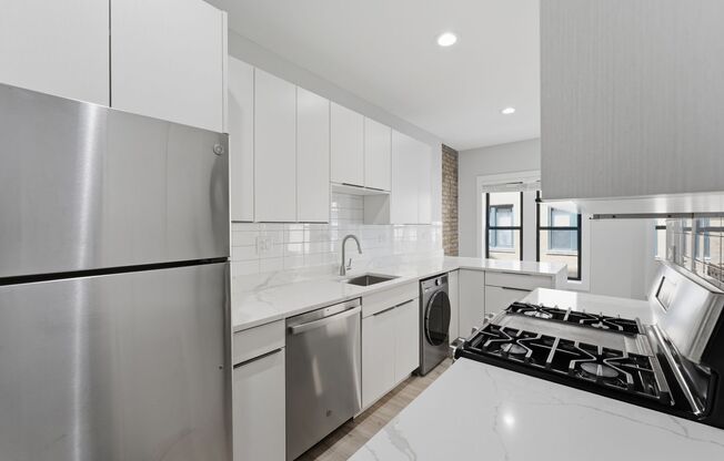 7736-42 N Eastlake Terrace