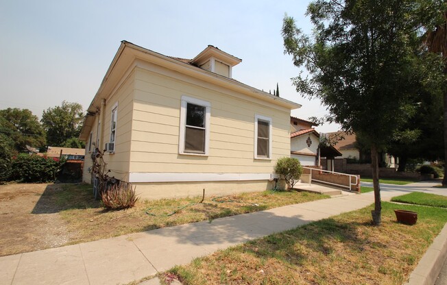 2 Bedroom House for Lease. Great San Dimas Location, Very Large Back Yard.