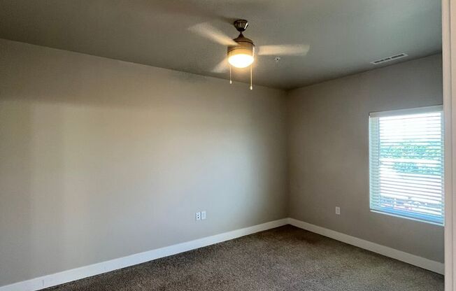 2 beds, 2 baths, 926 sqft, $1,550