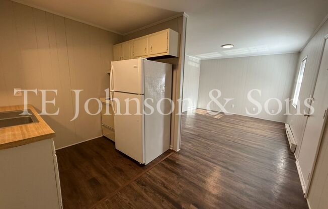 1 bed, 1 bath, $695, Unit 126 Weatherwood 6