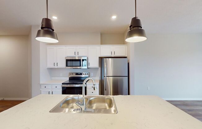 2 beds, 1 bath, 1,096 sqft, $1,445, Unit 2731-2421