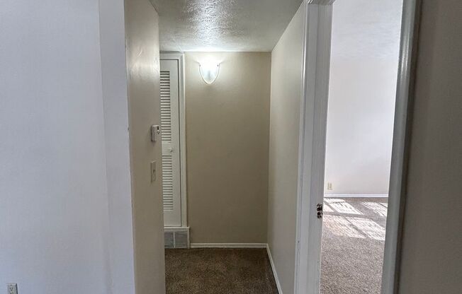 2 beds, 2 baths, 1,200 sqft, $975, Unit #10