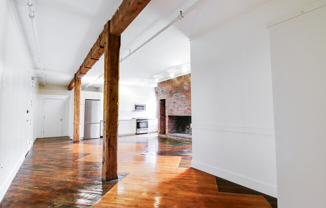 2 beds, 1 bath, 1,100 sqft, $4,400, Unit E214