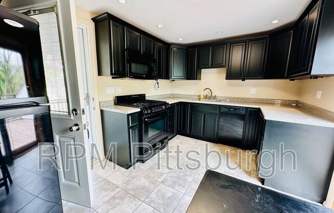 419 WOODLAND RD
