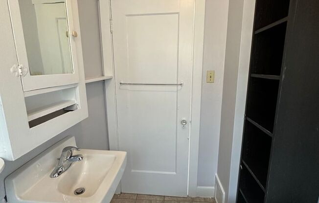 Studio, 1 bath, 425 sqft, $1,395, Unit Unit 04