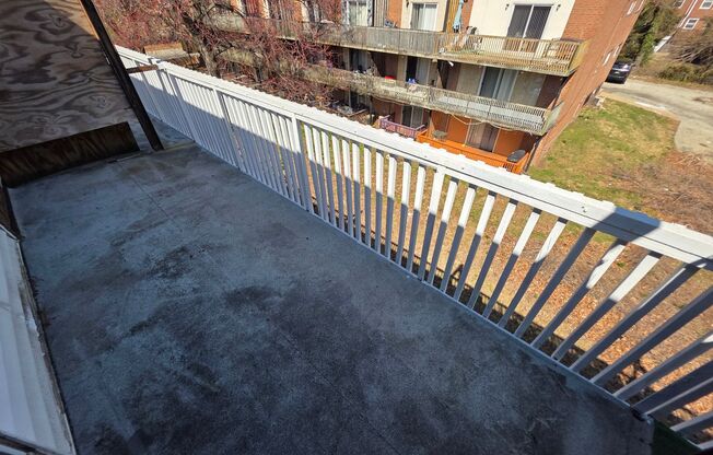 1 bed, 1 bath, 700 sqft, $1,000, Unit I6 (1BR)