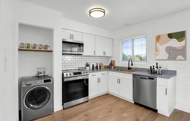 1 bed, 1 bath, 680 sqft, $975, Unit 202