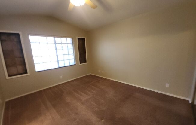 3 beds, 2.5 baths, $1,750, Unit Unit 1039