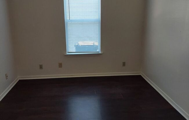 1 bed, 1 bath, 440 sqft, $600, Unit 2