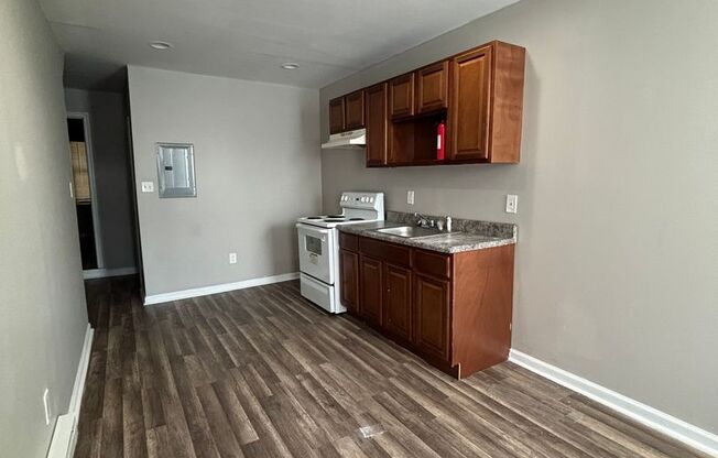 24 E Silver Street