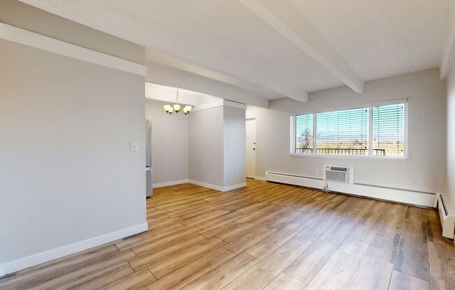 Adorable 1 bedroom condo with mountain views