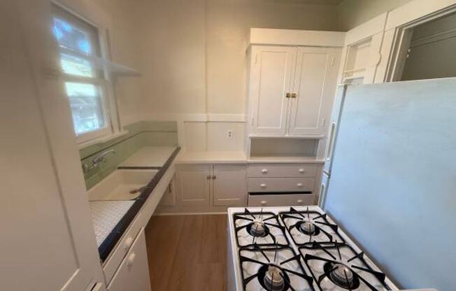 Great location and is just off the main St. It is quite also amazingly close to the necessities