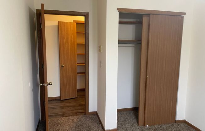 3 beds, 1 bath, 1,040 sqft, $1,695, Unit 3172-303