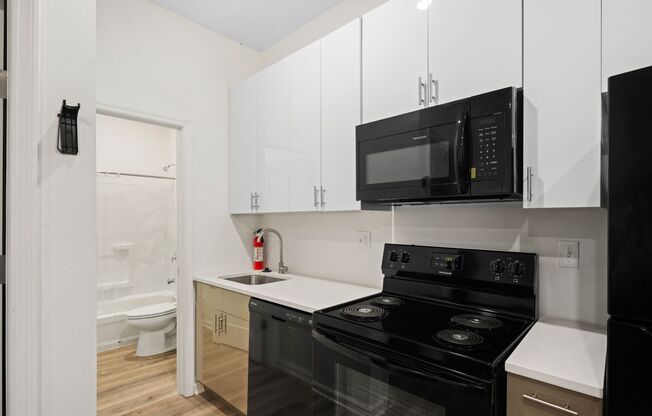 3 beds, 2 baths, 500 sqft, $1,400, Unit Unit 203