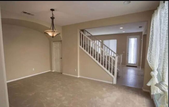 SPACIOUS 4-Bed, 3-Bath HOME ON OPORTO WAY!