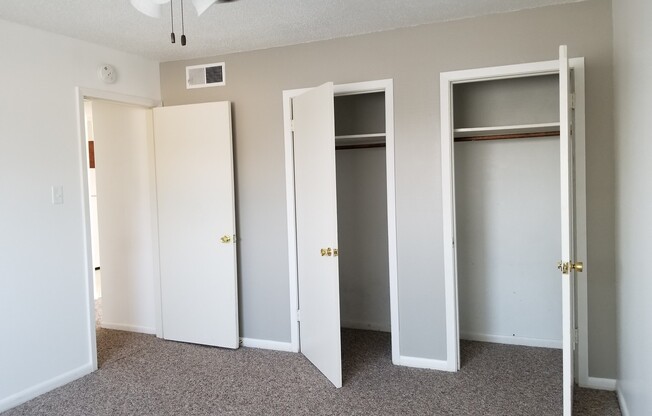 2 beds, 1 bath, 800 sqft, $925, Unit F4