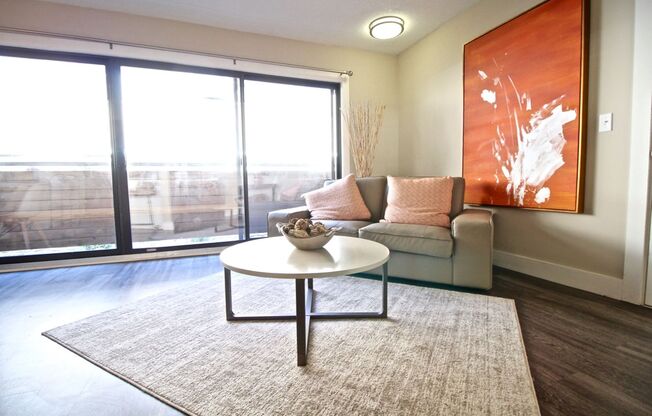 2 beds, 1 bath, 803 sqft, $1,395, Unit 4912-03