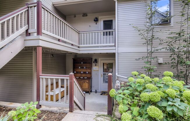 1 bed, 1 bath, $2,995