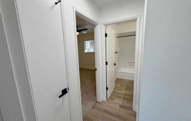 2 beds, 1 bath, 890 sqft, $1,455, Unit 24